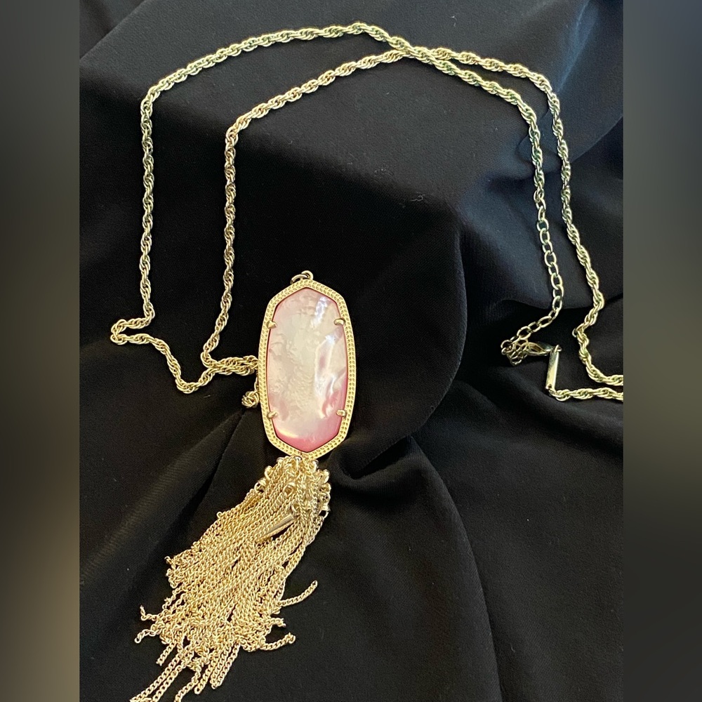 Kendra Scott necklace